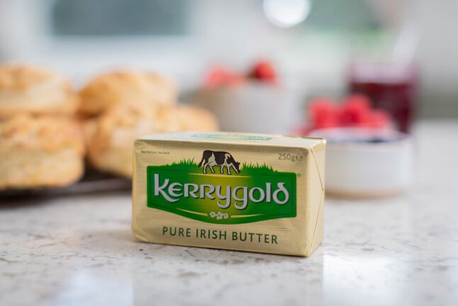 LinkedIn-True Taste of Kerrygold_Bo_Photography_Food_Scones_Pack English 250g_4